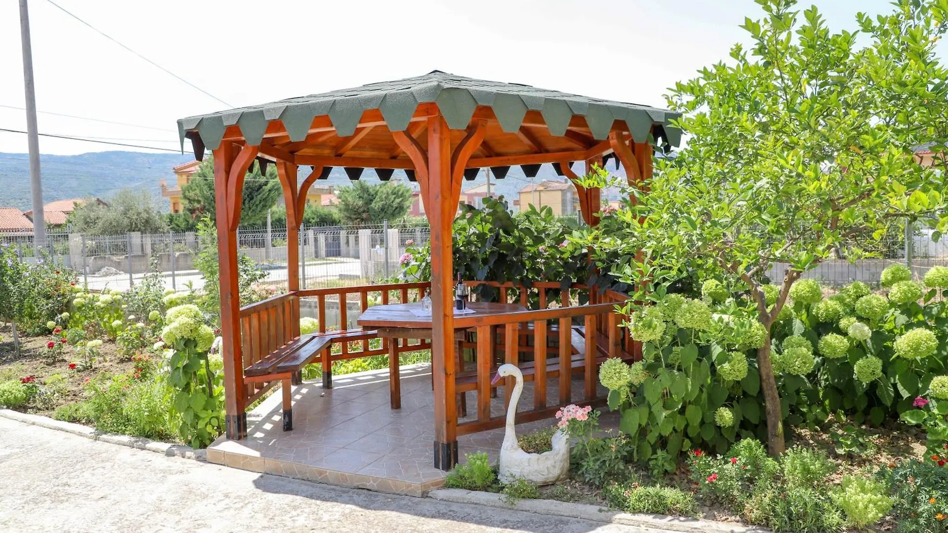 Villa Mara Uznove 0*,  Albania